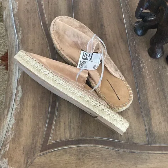 ❤️ Universal Thread Metallic Mules ❤️ - Picture 4 of 7